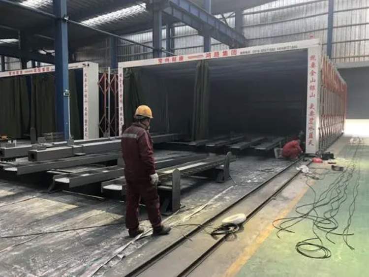 32_Sets_Steel_Reefer_Gantries_Supply_Hidd_Port_Bahrain_11_Painting_Structures