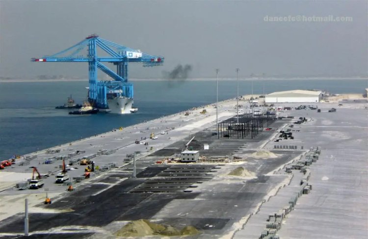 32_Sets_Steel_Reefer_Gantries_Supply_Hidd_Port_Bahrain_2_quay_cranes_RTG_cranes_from_Harbour_Master_Tower