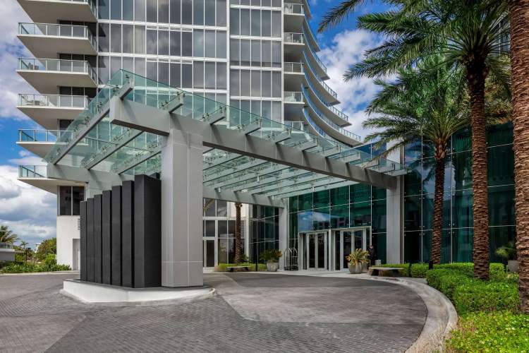 Atrium, Façade and Canopies For  Beach Residences | Architecturally Exposed Steel 