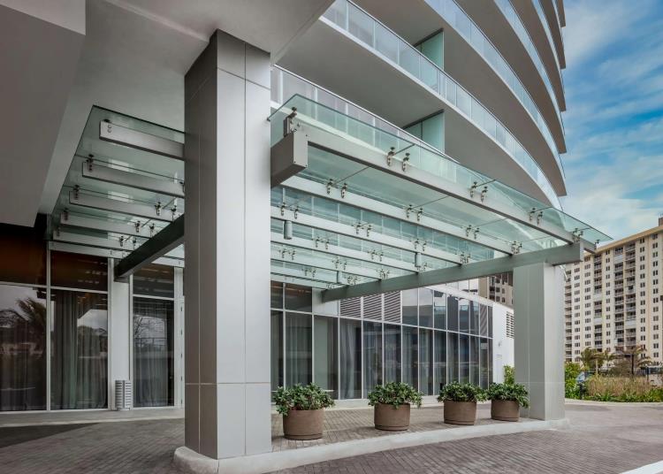 Atrium, Façade and Canopies For  Beach Residences | Architecturally Exposed Steel 