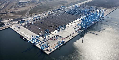Steel_Reefer_Racks_and_Reefer_Safety_Tunnels _For_APM_Terminal_Maasvlakte II_2_Overview